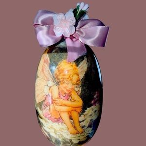 Flower Fairies egg, papier mache with a glossy coating, made in the USA 1987